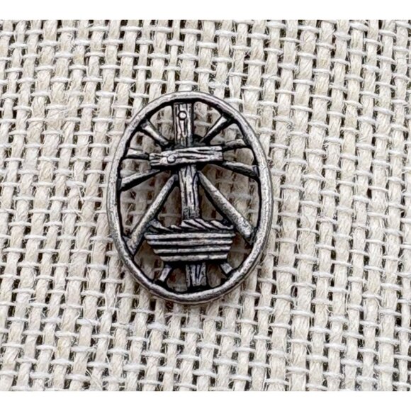 Vintage Cross and Manger Pin Silver Tone Christian Nativity CTA Religious - Picture 6 of 6